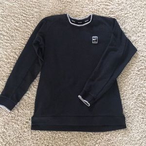 Nike men’s tennis sweatshirt fits like medium